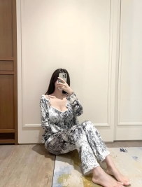 🦋雨霏🦋：164cm 48kg D 30歲