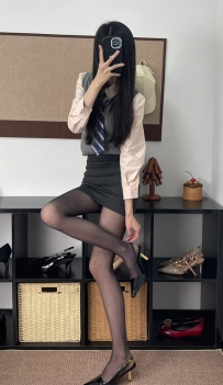 🔔遊遊：162cm 44kg C 23歲